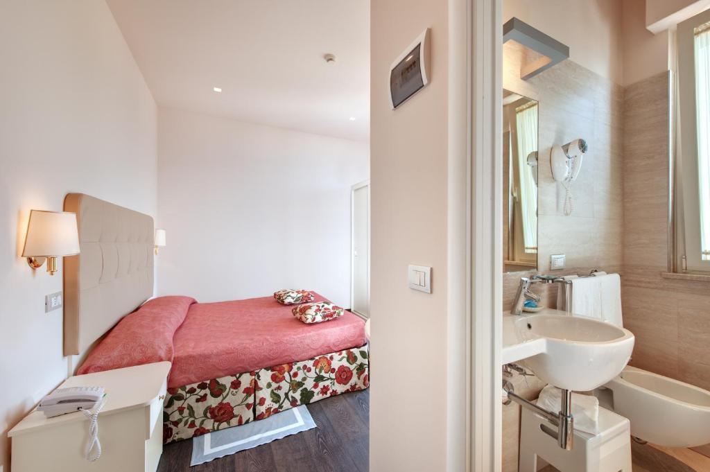 Hotel Bahia San Benedetto del Tronto Room photo